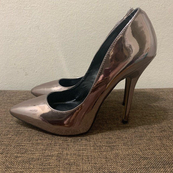 Steve Madden Gunmetal Metallic Pumps - Picture 3 of 5